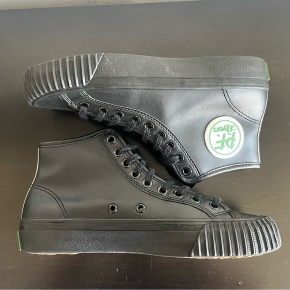 PF Flyers Unisex Black Sandlot Center Slip Resistant Hi Top Sneaker M 6 / W 7.5. - Picture 5 of 8